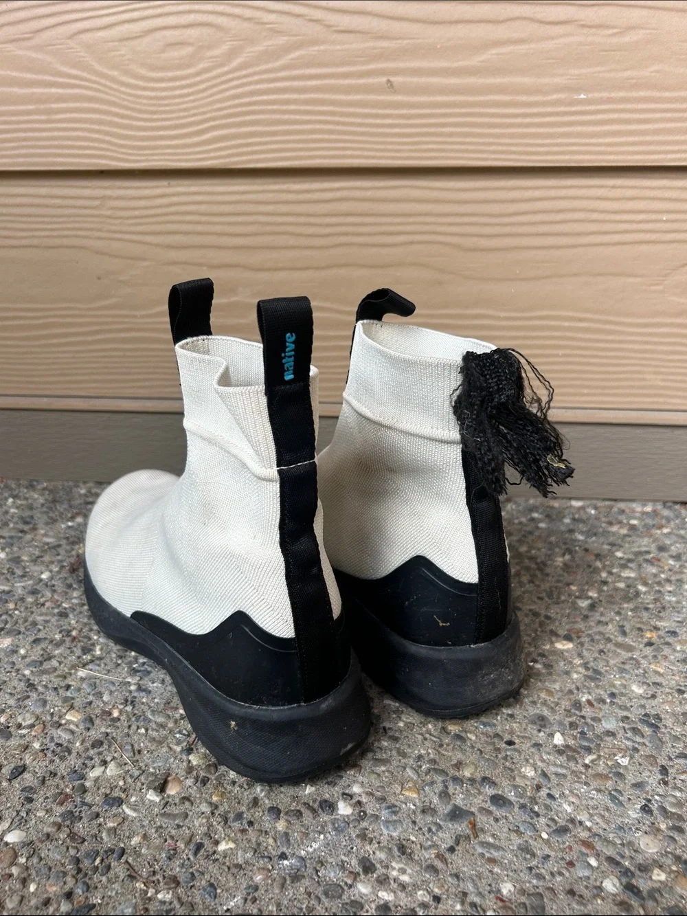 Discontinued Native Nova HydroKnit white